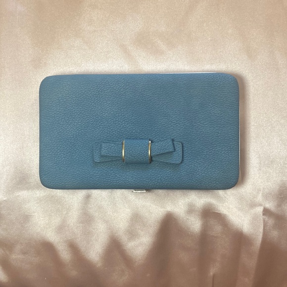 4/$50 Brand New Blue Clutch Wallet - Picture 1 of 7